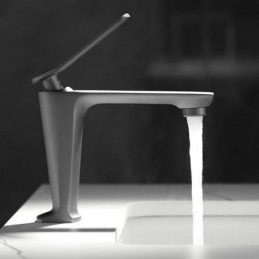 Rubinetto moderno per bagno...